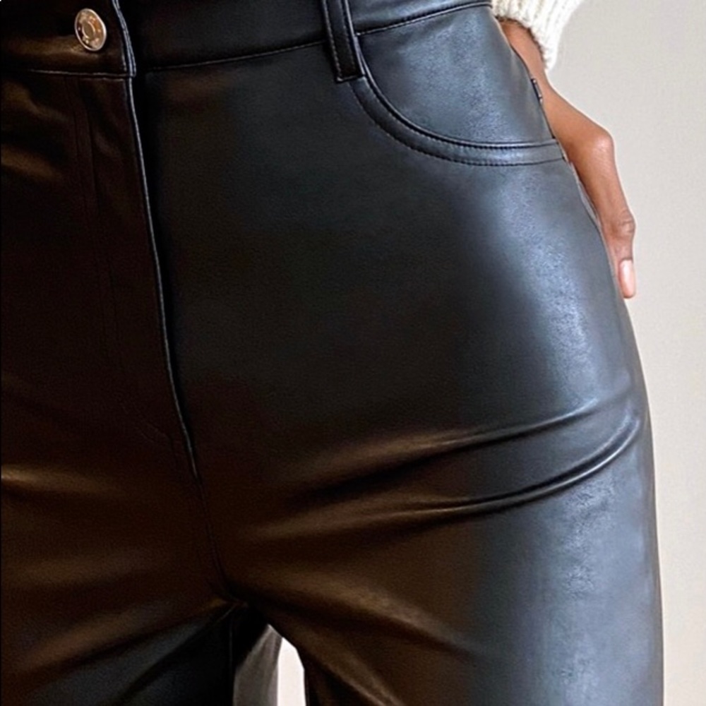 Aritzia Wilfred Free vegan leather leggings